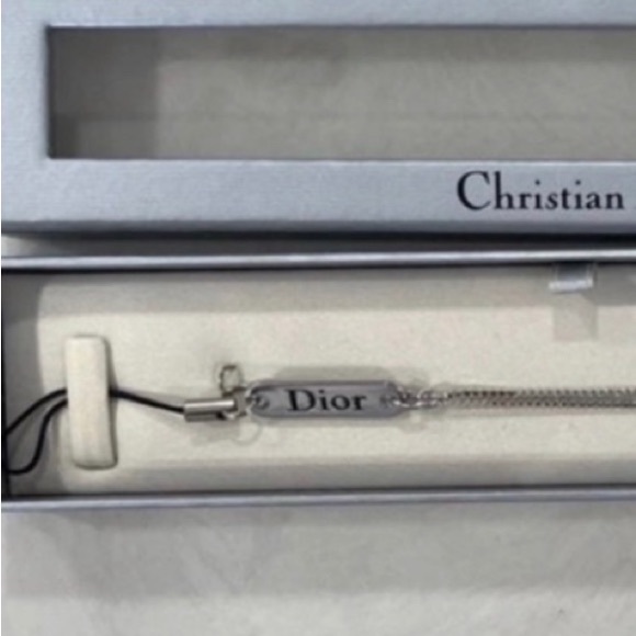 Dior Wristlet Phone Chain Lizard Chain 
Silver Tone Metal - Picture 3 of 8